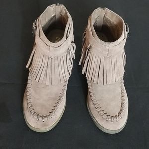 Mauve moccasins